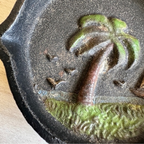 Vintage Mini Hand Painted Palm tree and sailboat 3D black Cast Iron Frying Pan - Picture 3 of 11
